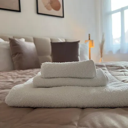 Gruene Strasse 1 Appartement *